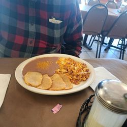 Las Mañanitas Mexican Restaurant - Chorizo and egg plate
