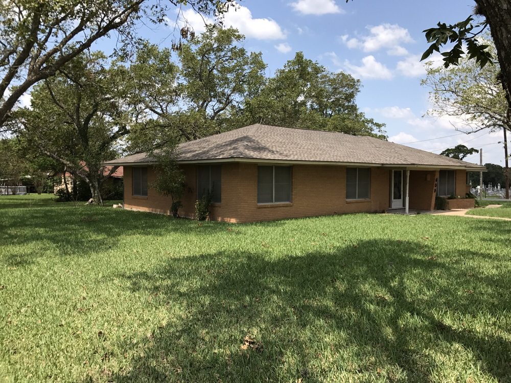 Slide of Williams Roofing and Exteriors