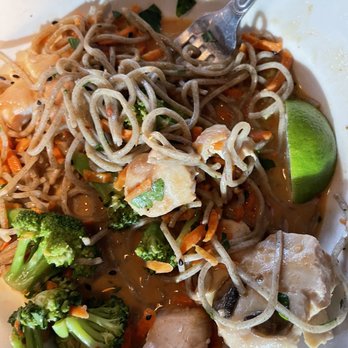 BJ's Restaurant & Brewhouse - Spicy Peanut Chicken With Soba Noodles - New American Near Me - Lubbock, Texas BJ's Restaurant & Brewhouse - Spicy Peanut Chicken With Soba Noodles - New American Near Me - Lubbock, Texas