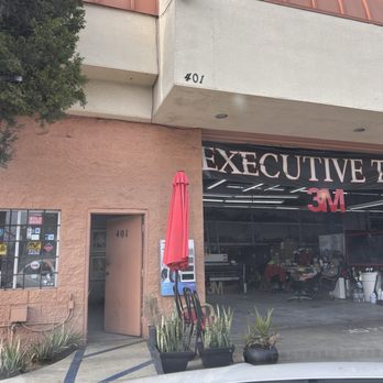 Executive Tint - Employee on his phone not helpful - Auto Glass Services Near Me - Santa Ana, California Executive Tint - Employee on his phone not helpful - Auto Glass Services Near Me - Santa Ana, California