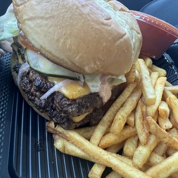 Tasteful Tangle - Double "smash" burger - Salad Near Me - Reno, Nevada