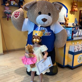 Build-A-Bear Workshop - Birthday bear - Toy Stores Near Me - Pembroke Pines, Florida Build-A-Bear Workshop - Birthday bear - Toy Stores Near Me - Pembroke Pines, Florida