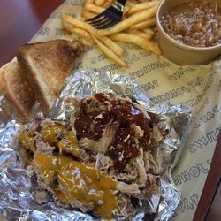 Fat Johnnys - Pulled pork and beans