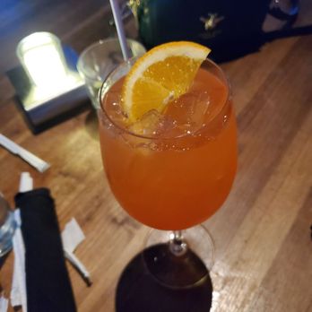 Yard House - Passion fruit Spritz - Vegetarian Near Me - Gaithersburg, Maryland