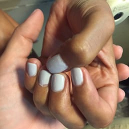Chipped gel mani after only 3 hrs.