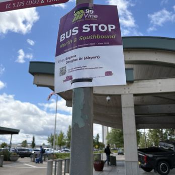 Eugene Airport - bus stop location - Airports Near Me - Eugene, Oregon