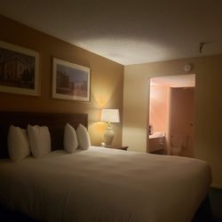 Hardman House - Very nice soft king sized bed with alcove.  Sink, blow dryer, area to hang clothes, and store suit case.
