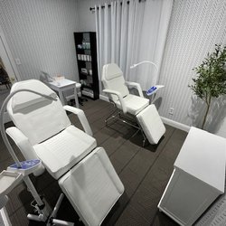 The Brightening Teeth Whitening Lab
