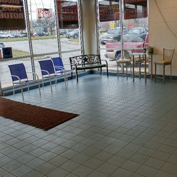 White's Brake and Wheel - Customer area - Auto Repair Near Me - Lorain, Ohio White's Brake and Wheel - Customer area - Auto Repair Near Me - Lorain, Ohio