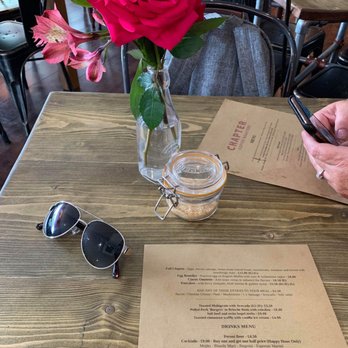 Chapter Coffee Roasters - Fresh flowers...nice touch - Coffee Roasteries Near Me - London, XGL