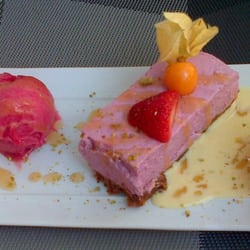L'Escale - Cheesecake aux fruits rouges (plus bavarois que cheesecake mais tellement bon qu'on pardonne l'appellation!)