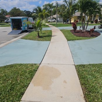 Shell Scrubbers - Side walk cleaning - Pool Cleaners Near Me - West Palm Beach, Florida Shell Scrubbers - Side walk cleaning - Pool Cleaners Near Me - West Palm Beach, Florida