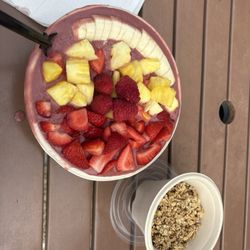Exit 0 Bowl- Acai, strawberry, banana, pineapple, raspberry, granola on the side