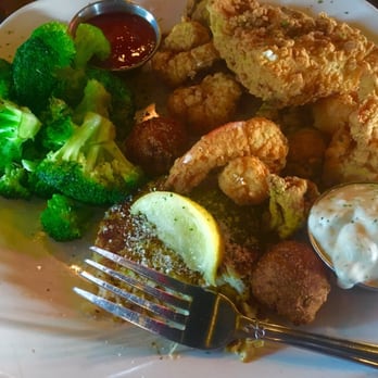 Half Shell Oyster House - Seafood platter - Seafood Near Me - Biloxi, Mississippi
