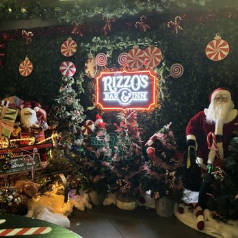 Rizzo's Bar & Inn - New American Near Me - Chicago, Illinois