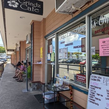 808 Grindz Cafe - Cafes Near Me - Lahaina, Hawaii