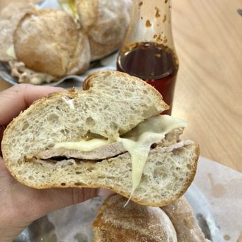 O Trevo - Bifana w/ cheese - Beer Bar Near Me - Lisbon, 11