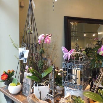 Balconi Floral Design Studio Inc. - window display - Florists Near Me - Vancouver, British Columbia Balconi Floral Design Studio Inc. - window display - Florists Near Me - Vancouver, British Columbia