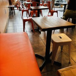 Ubatuba Açaí - Koreatown - Seating