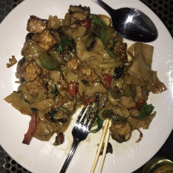 Sabai - Pad Kee Mao with Veggies and Tofu - Bars Near Me - Richmond, Virginia