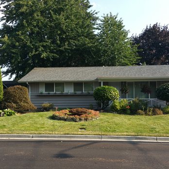 Green Flare Landscaping - the front yard of a house - Landscaping Near Me Green Flare Landscaping - the front yard of a house - Landscaping Near Me