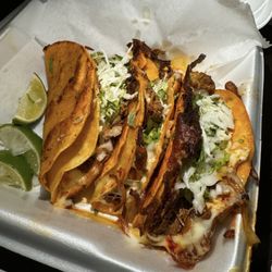 Taqueria Y Antojitos El Chido Quioccasin - Quesabirria Taco