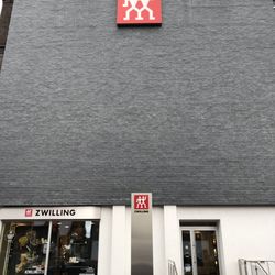 Zwilling J. A. Henckels - Eingang