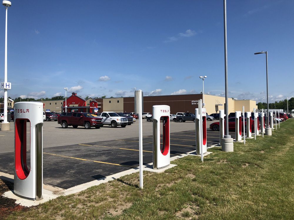 TESLA SUPERCHARGER BIG RAPIDS 15400 Waldron Way, Big Rapids