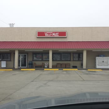 Valley Mart 11 - the front of the store - Convenience Stores Near Me - Comfort, Texas Valley Mart 11 - the front of the store - Convenience Stores Near Me - Comfort, Texas