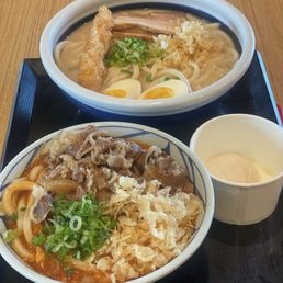 Creamy broth udon & Beef tomatama curry udon Creamy broth udon & Beef tomatama curry udon