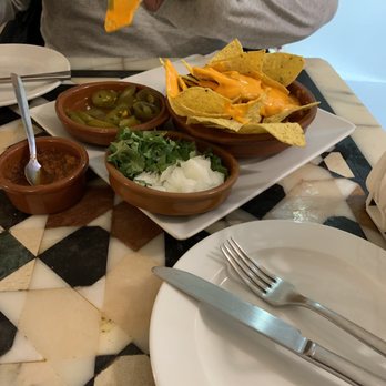 La Malinche - Yes, nachos. Jalapeños on the side as Madrileños prefer. - Mexican Near Me - Madrid, M