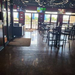 Rox Bar & Grille - Giant bar area