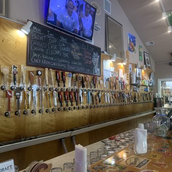 Krafty Draft Brew Pub - Bar area - Brewpubs Near Me - Lexington, South Carolina