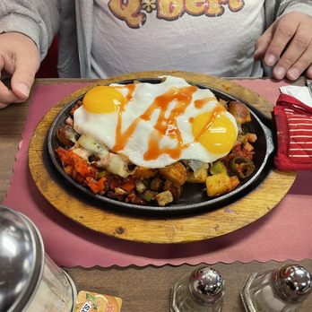 DeAvila's Restaurant & Catering - Breakfast & Brunch Near Me - Taunton, Massachusetts DeAvila's Restaurant & Catering - Breakfast & Brunch Near Me - Taunton, Massachusetts