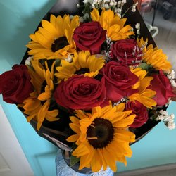 Mother's Day Bouquets & Flowers