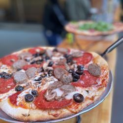 Campo Di Bocce - Luigi pizza