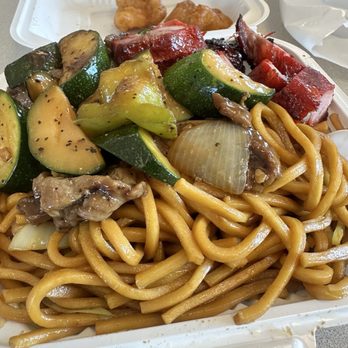 Asia Delight Express - Chicken Chow Mein 鸡粒炒面 Black pepper beef Bbq pork - Chinese Near Me - Hayward, California Asia Delight Express - Chicken Chow Mein 鸡粒炒面 Black pepper beef Bbq pork - Chinese Near Me - Hayward, California