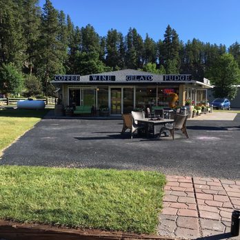 Grapes & Grinds - The shop - Wineries Near Me - Keystone, South Dakota