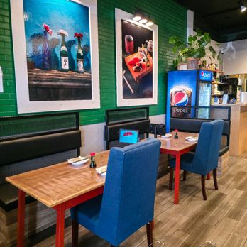 Izumi Sushi - Seating area - Japanese Near Me - St Catharines, Ontario