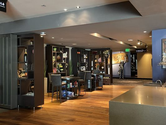 IPIC Theaters by null