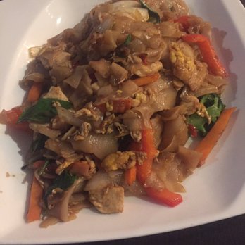 Palm Thai Bistro - Pad Kee Mao (Drunken Noodles) - Thai Near Me - Fairfield, California Palm Thai Bistro - Pad Kee Mao (Drunken Noodles) - Thai Near Me - Fairfield, California