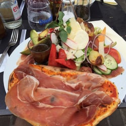 Fringalette - Fringalette : moitié salade moitié pizza