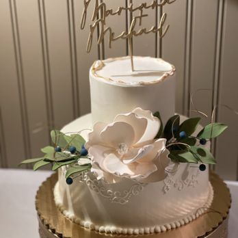 Dessert Works - Gorgeous and delicious strawberry and cream wedding cake - Desserts Near Me - Westwood, Massachusetts Dessert Works - Gorgeous and delicious strawberry and cream wedding cake - Desserts Near Me - Westwood, Massachusetts