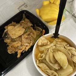 Thai Thai - C4. Massamun Curry Mango Sticky Rice ND3. Spicy Drunken Noodle