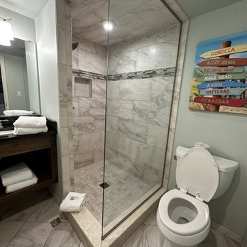 Shutters On The Banks - Nice bathroom - Hotels Near Me - Kill Devil Hills, North Carolina Shutters On The Banks - Nice bathroom - Hotels Near Me - Kill Devil Hills, North Carolina