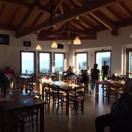 Wonderful ambiance. Wonderful ambiance.