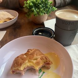 200 Market Cafe - Breakfast burrito, ham & cheese croissant (what was left by the time I paused to take a pic!), coffee.