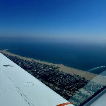Santa Monica Flyers - View from aircraft - Flight Instruction Near Me - Santa Monica, California Santa Monica Flyers - View from aircraft - Flight Instruction Near Me - Santa Monica, California