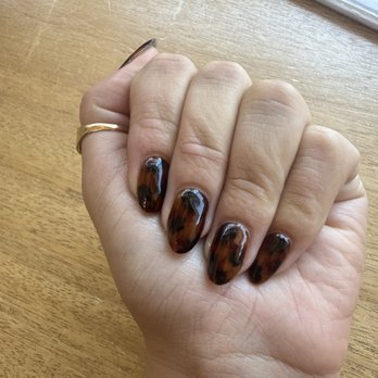 Gloss Nail Spa - Nail Salons Near Me - Pasadena, California
