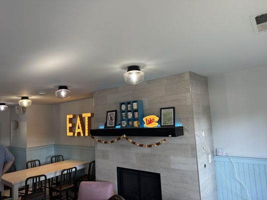 Mama Hawk's Kitchen & Coffee by null